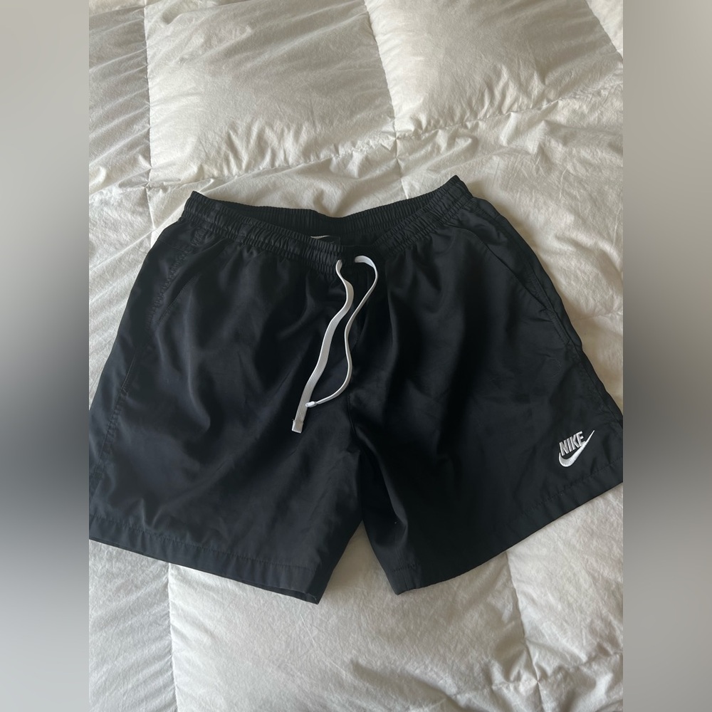 Nike woven short 6 inch seam